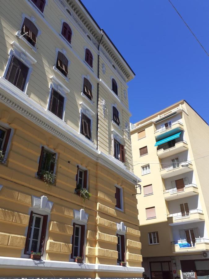 شقة Pied At Terre ترييستي المظهر الخارجي الصورة